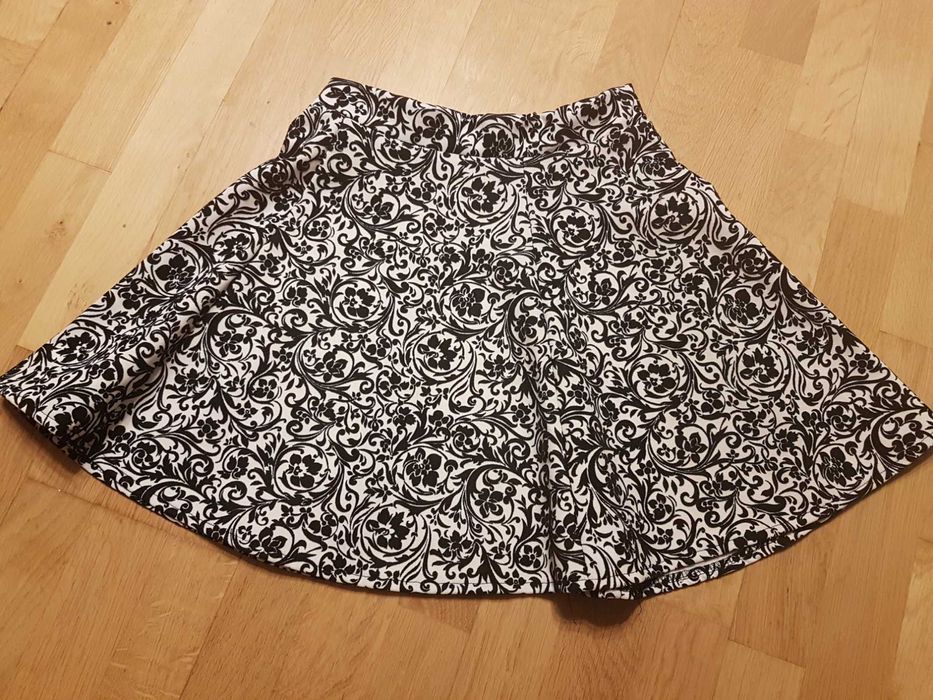 Spódniczka czarno-biała rozm. 36/38