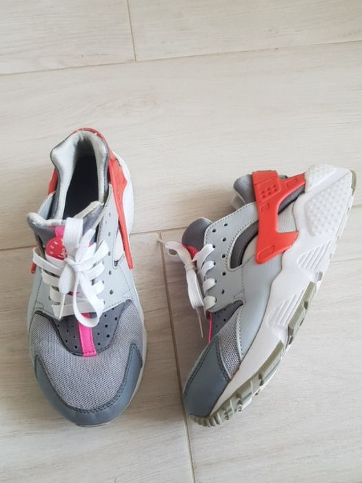 Кросовки Nike Air Huarache 35 розмір 23см