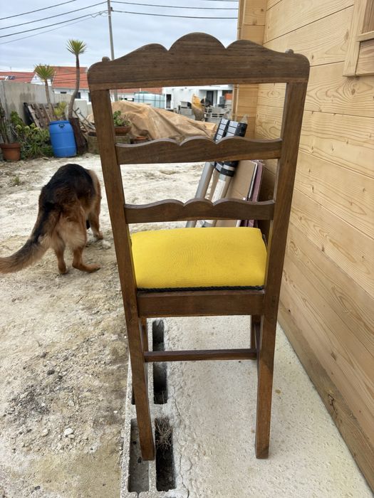 Cadeira antiga restaurada