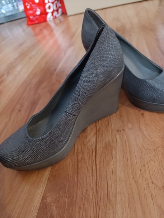 Buty karino 38 na koturnie
