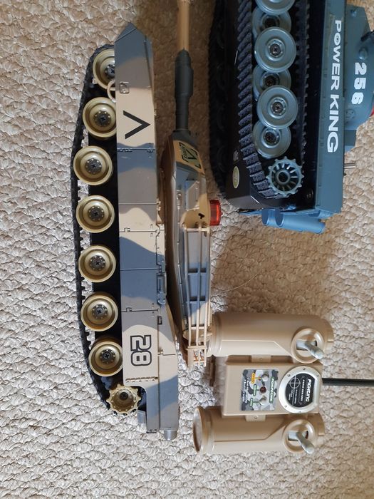 Танки на радиоуправлении.Игра на двоих.