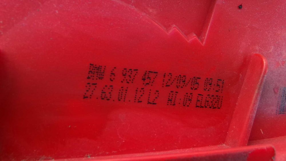 Lis55 Lampa tylna lewa w błotnik BMW e90 sedan wysyłka części