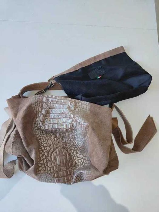 Mala em Camurça Italiana Efeito Croco – Muito Bom Estado