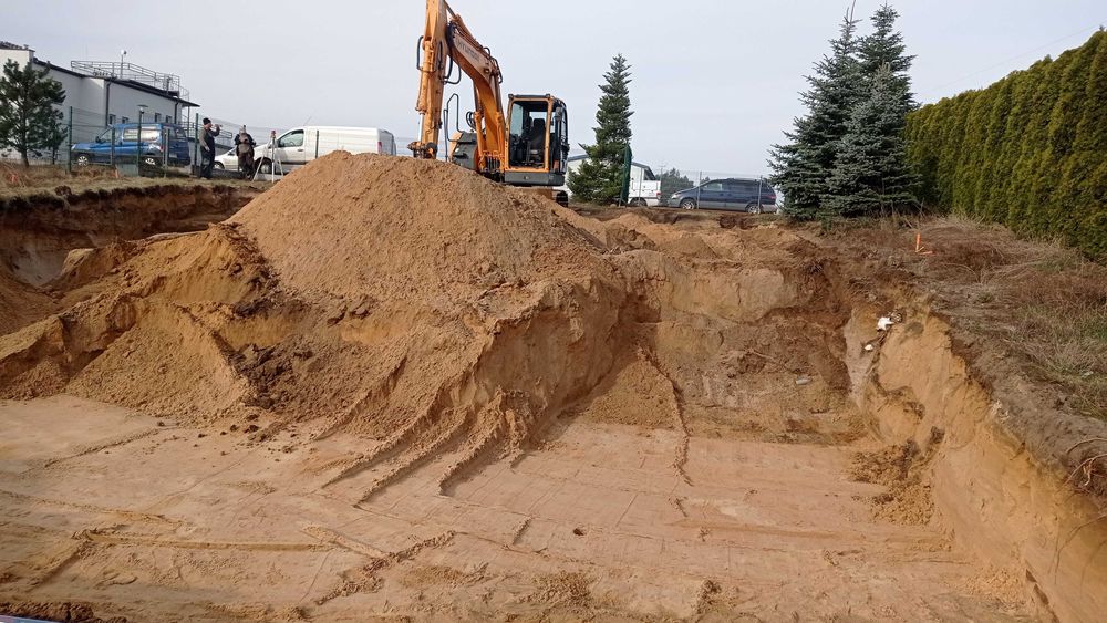 Usługi koparką -ładowarka , koparką gąsienicowa 16t transport ziemi