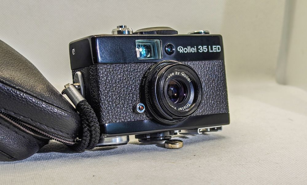 Aparat analogowy kompakt rollei 35 led