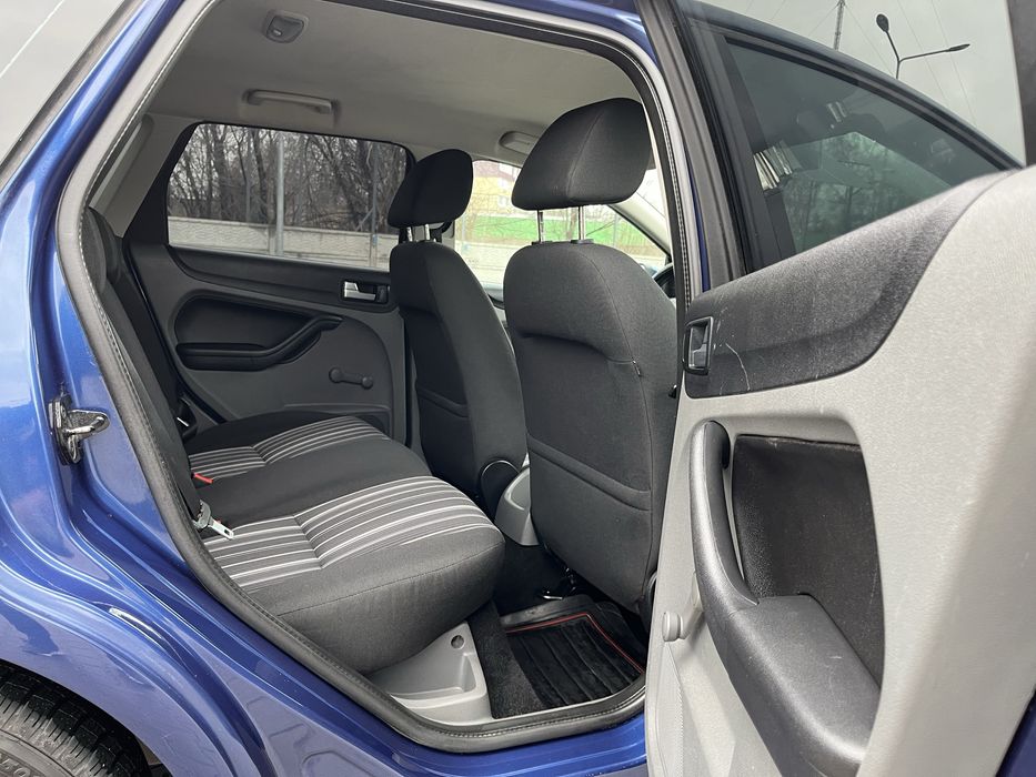 Ford Focus 2009 1.6 бензин