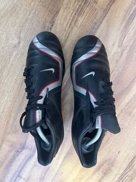 Buty pilkarskie Nike wkręty