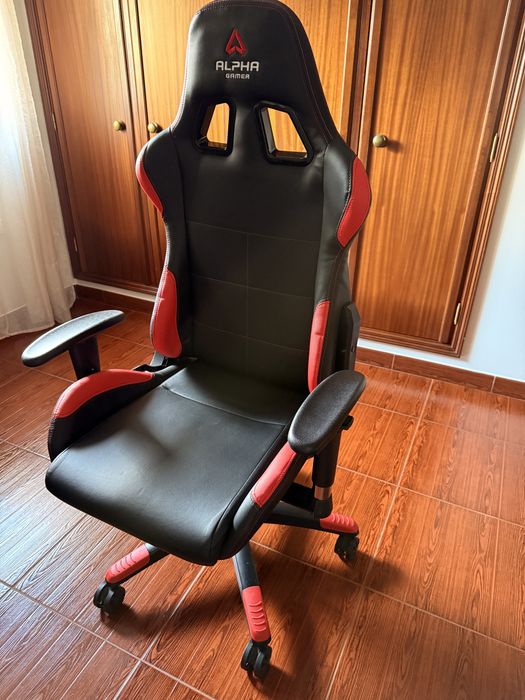 Cadeira Gaming Alpha Gamer (Preto/Vermelho) | Ergonómica e Reclinável