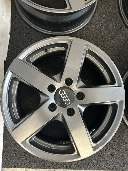 127 Felgi Aluminiowe AUDI R 16 5x112 otwór 66,6 Bardzo Ładne
