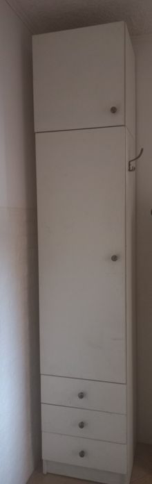 Wysoka pojemna szafka