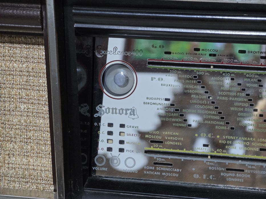 Rádio antigo reparado Sonora