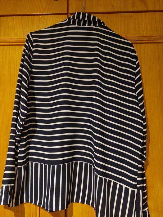 Camisa azul e branca Primark