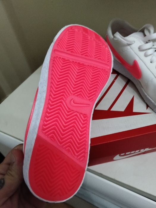Ténis Nike low pop