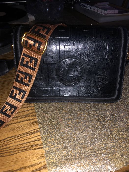 Torebka listonoszka FENDI