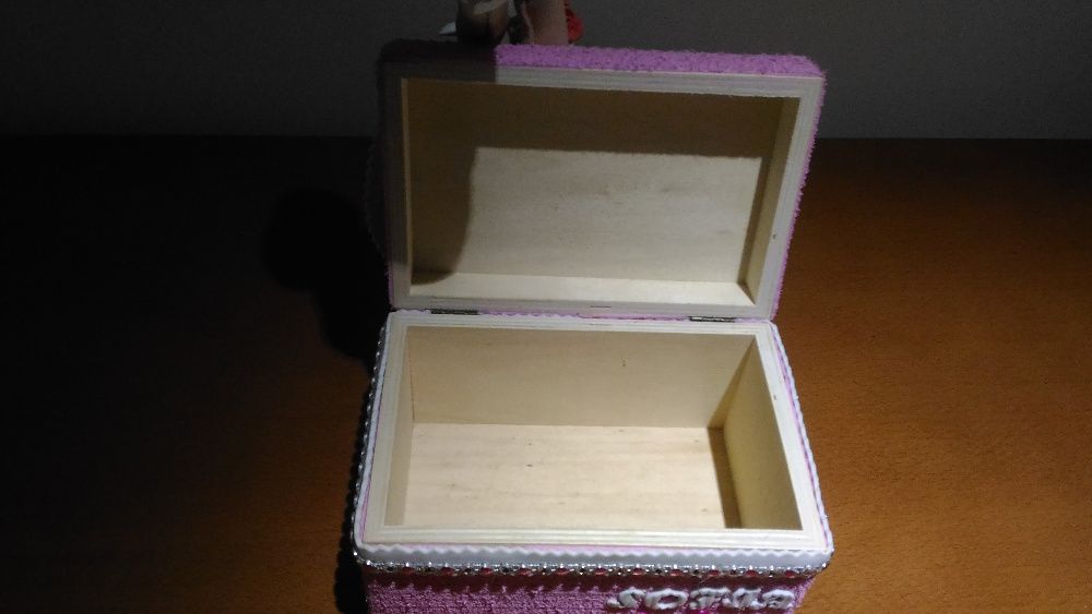 Guarda jóias personalizado. Novo.