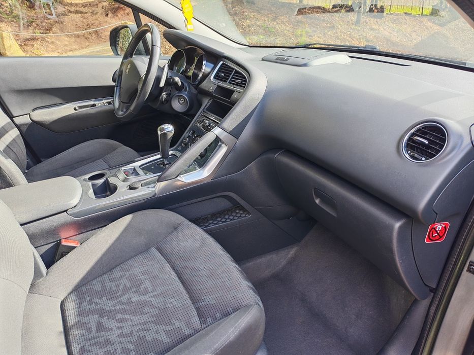 Peugeot 3008 1.6 e HDi caixa automática