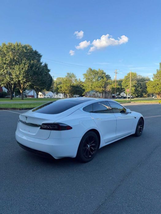 Tesla Model S 100D      2017