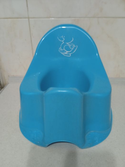 Горшок для ребенка. Крышка на унитаз