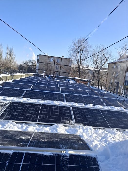 Чистка  - уборка снега с  територии так же криш  СОЛНЕЧНЫХ ПАНЕЛЕЙ