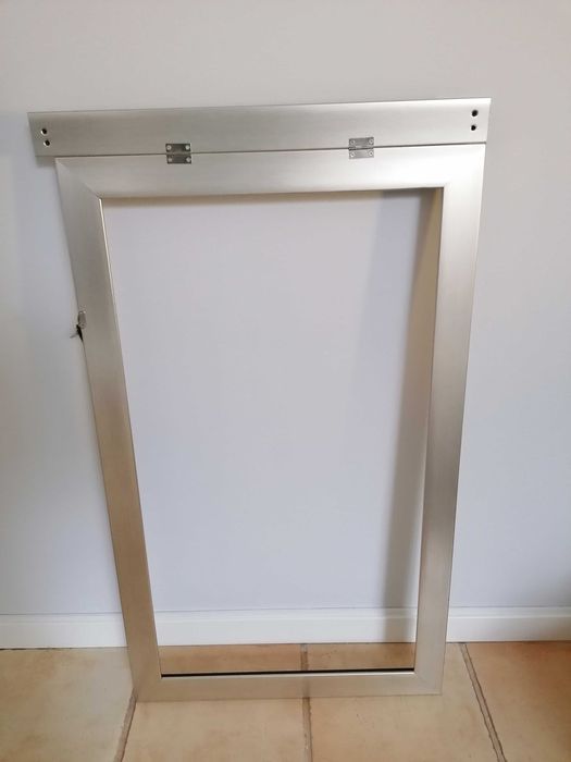 Moldura em madeira tipo placard