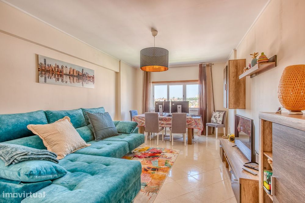 Fantástico T3 em Corroios com arrecadação e lugar de parqueamento