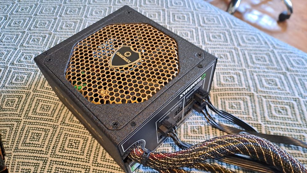 Блок живлення модульний 80plus Platinum Gamemax GM-600G  600W