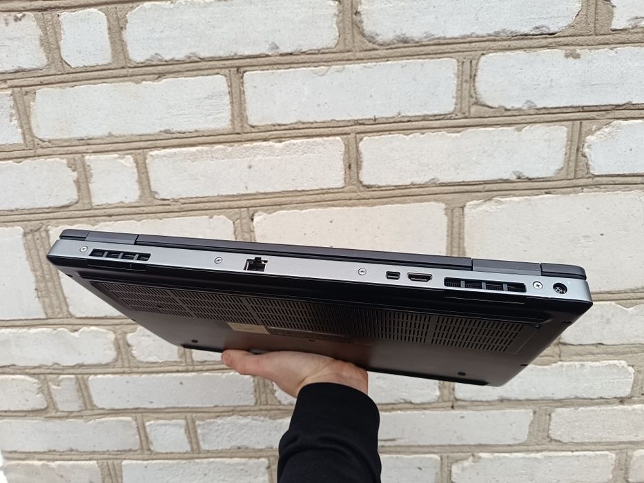 Сенсорний Ігровий ноутбук Dell (i7 8850H/16/256/P1000 4gb)