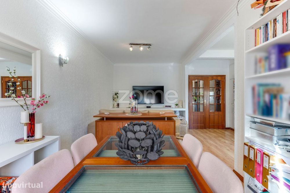 T2 com 90m2, Luminoso e bem cuidado - Ao Colégio Paulo VI – Gondoma...