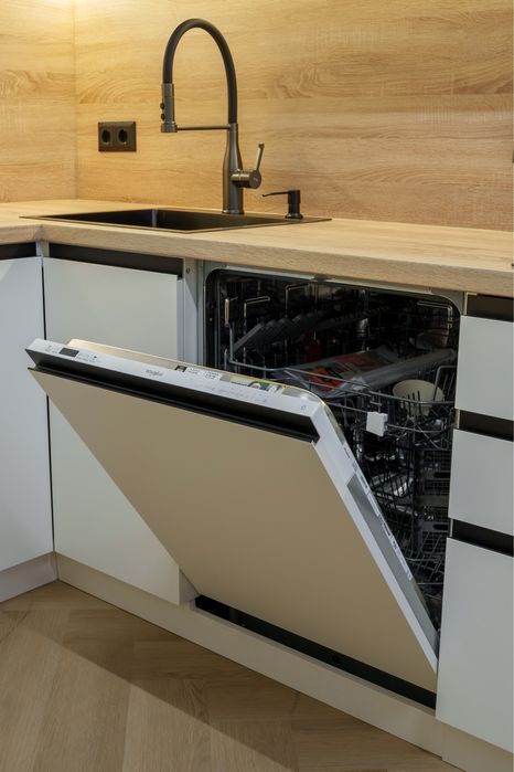 2-к новобудова біля Кварцу