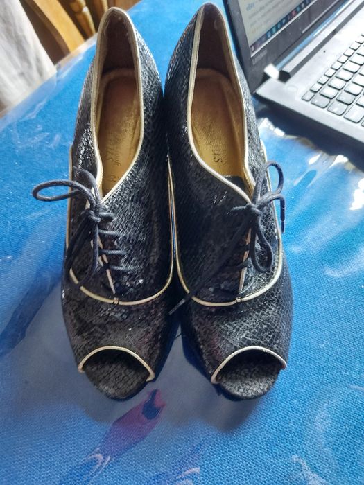 Szpilki retro vintage 40