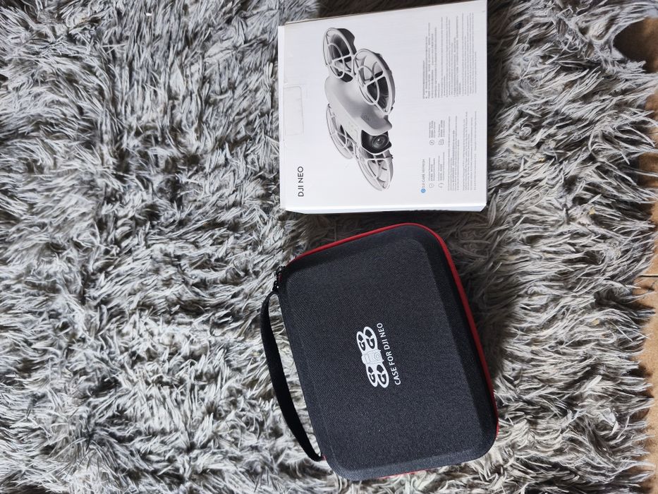 Drone DJI NEO na caixa