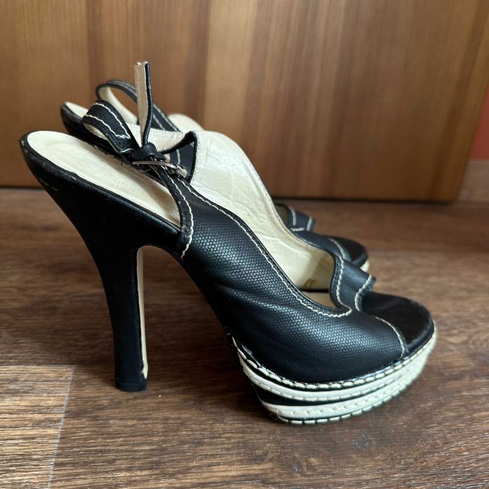 Туфлі на підборах та платформі