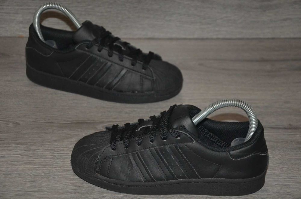 Продам кросівки Фірма ADIDAS.