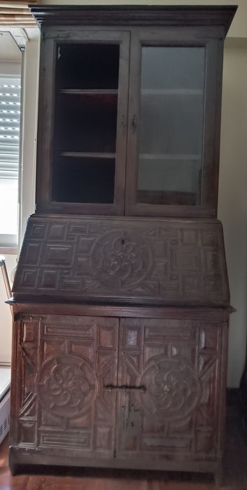 Secretaria Antiga com vitrine