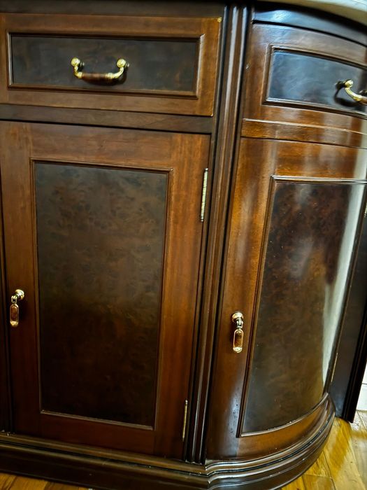 Móvel de entrada com espelho