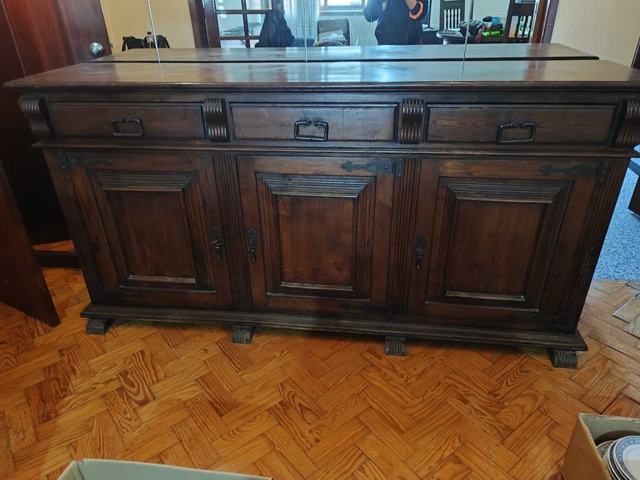 Mobilia de sala em madeira