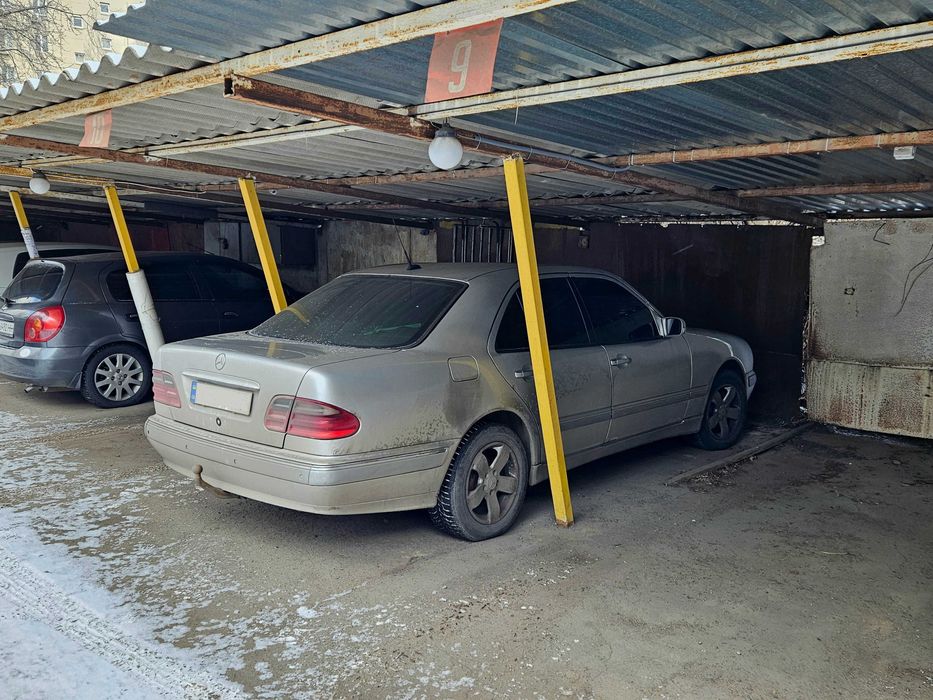 Продам місце на стоянці (парковка "Чорноморець", 5-6 ст.Вел.Фонтану)