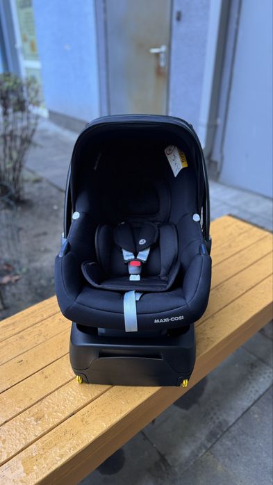 Автокрісло з базою Maxi-Cosi CabrioFix i-Size