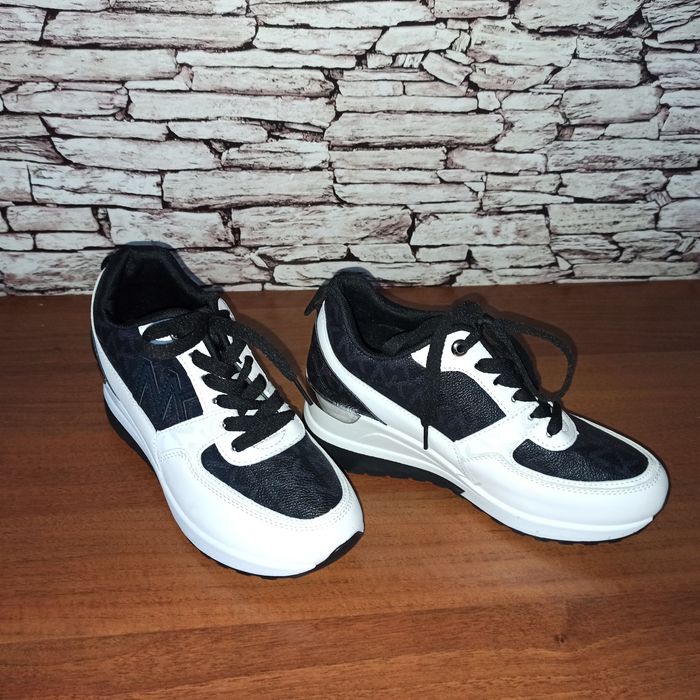 Sneakersy na koturnie r.36