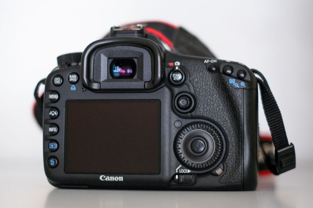 Canon 7D, новий стан. Можна з 18-135mm, 50mm об'єктивом