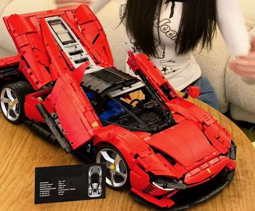 Конструктор сумісний з Lego Technic Ferrari Daytona SP-3, 3778 деталей, (42143).