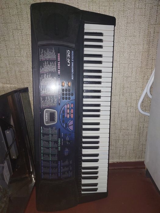 синтезатор casio lk -30 з підсвіткою клавіш