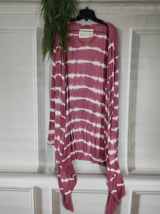 Lekki sweter/narzutka bez zapięcia Tu rozmiar ok 50/52 wiskoza/elastan