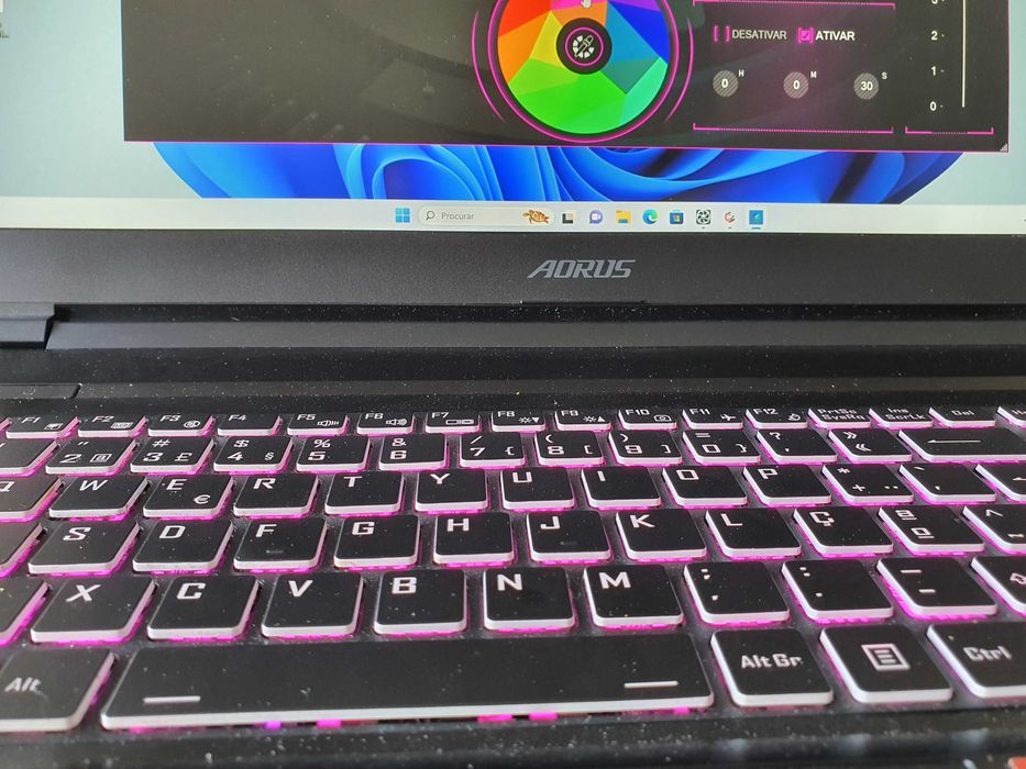 Aorus 7 KB i7 10750H
