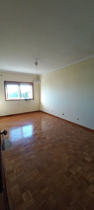 Aluga quarto a estudante