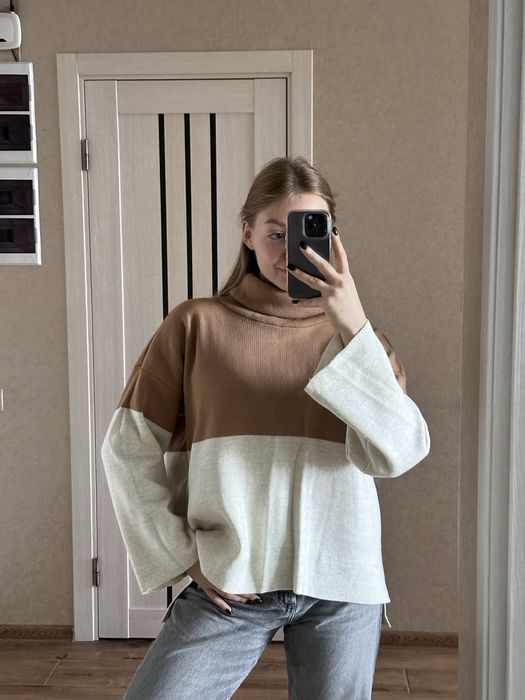 Продам,свитер с большим горлом