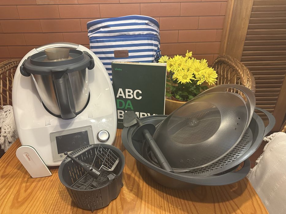 Bimby TM5 com cookidoo, livro ABC e saco de transporte