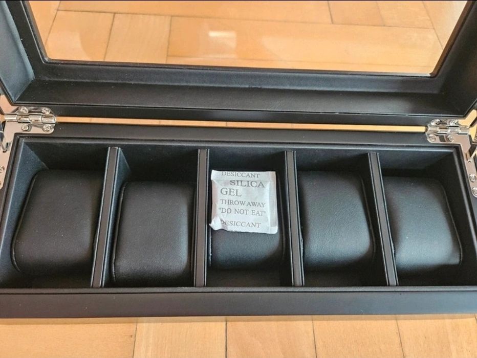 Pudełko na zegarki z 5 przegródkami i czarną okleina Trendhim