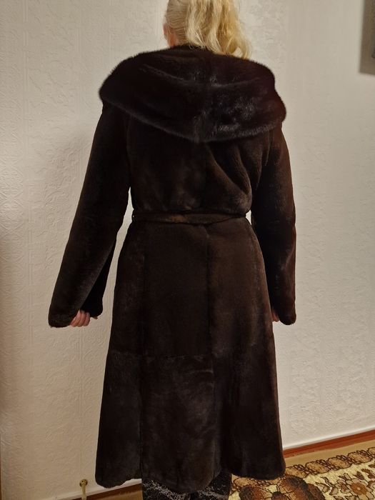 Продам норкову  шубку . Розмір  44- 46 ( М)  - 7000грн