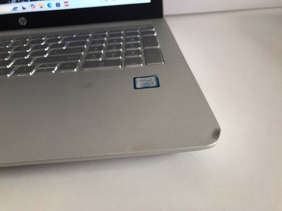 Ноутбук HP Pavilion 15-cc123cl / i5-8250U 16GB SSD 250GB 15.6" Touch